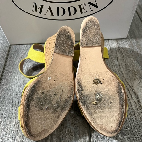 Steve Madden “Beau Yellow” Wedge Cork Suede Sandals - 7 - Picture 8 of 9